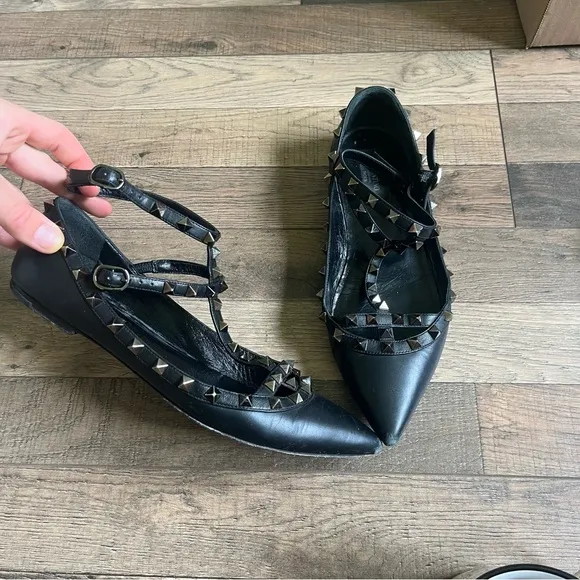 🎉🛍️ MOVING SALE • Valentino Garavani Noir Black Cage ballerina flats 39