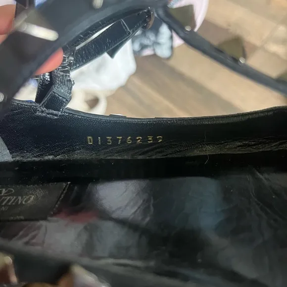 🎉🛍️ MOVING SALE • Valentino Garavani Noir Black Cage ballerina flats 39