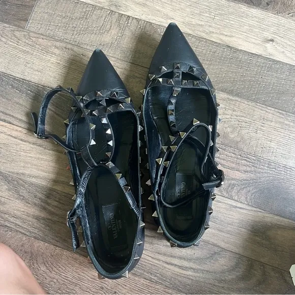 🎉🛍️ MOVING SALE • Valentino Garavani Noir Black Cage ballerina flats 39
