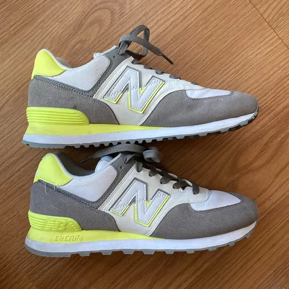 ❤️ New Balance Grey Neon 574 Sneakers Size 9