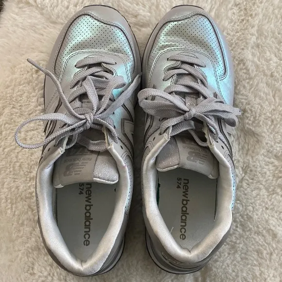 ❤️ New Balance Silver Iridescent 574 Sneakers Size 9