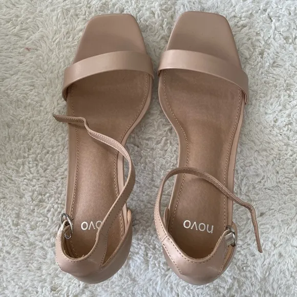 ❤️ Novo Lyza Nude Heel Sandals Size 8