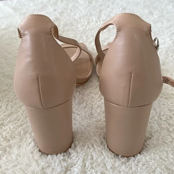❤️ Novo Lyza Nude Heel Sandals Size 8