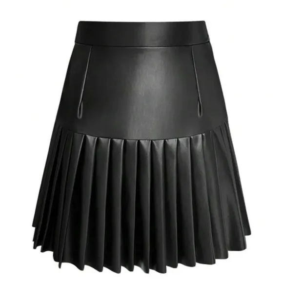 🆕 NWOT pleated faux leather skirt