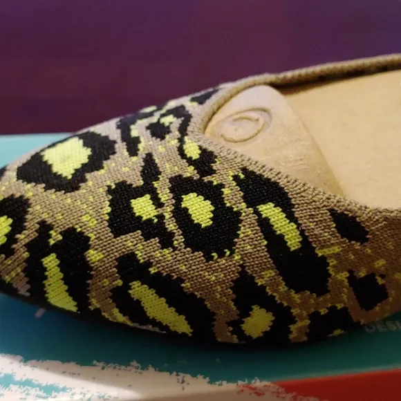 💜 NWT Skechers Cleo- Leopard casual Ballet Flats