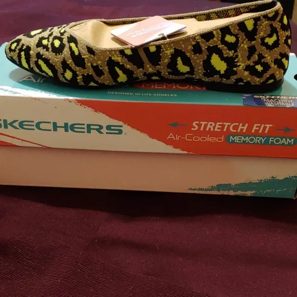 💜 NWT Skechers Cleo- Leopard casual Ballet Flats