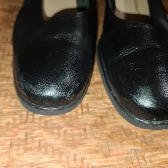 - Salvatore Ferragamo black leather flats sz 9