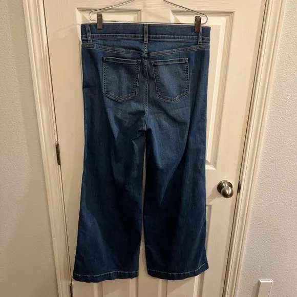 - SpanxSeamed-Front Wide-Leg Jeans size XL