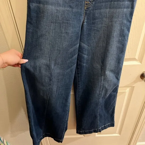 - SpanxSeamed-Front Wide-Leg Jeans size XL