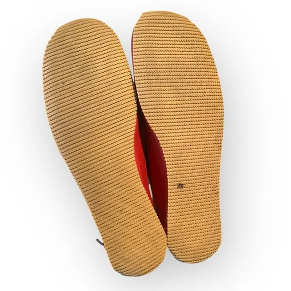 10-029 Giraudon Deep Red Flats