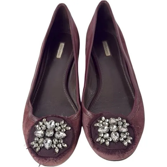$295 Vera Wang Burgundy Suede Leather Flats with Crystallized Medallion Size 8.5