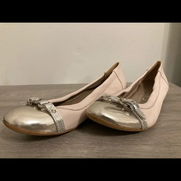 $315 AGL Attilio Giusti Leombruni Ballet Suede Flats Cap Toe Buckle Slv/Tan sz 7