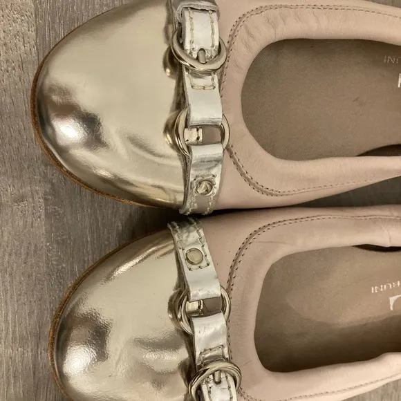 $315 AGL Attilio Giusti Leombruni Ballet Suede Flats Cap Toe Buckle Slv/Tan sz 7
