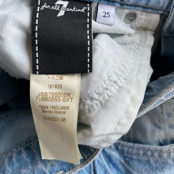 7 FOR ALL MANKIND  Tess Trouser in Secret Keeper Size 25 Light Wash