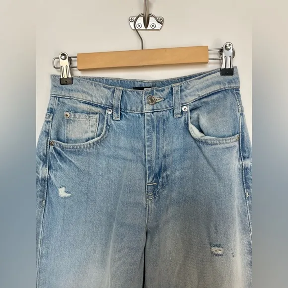 7 FOR ALL MANKIND  Tess Trouser in Secret Keeper Size 25 Light Wash
