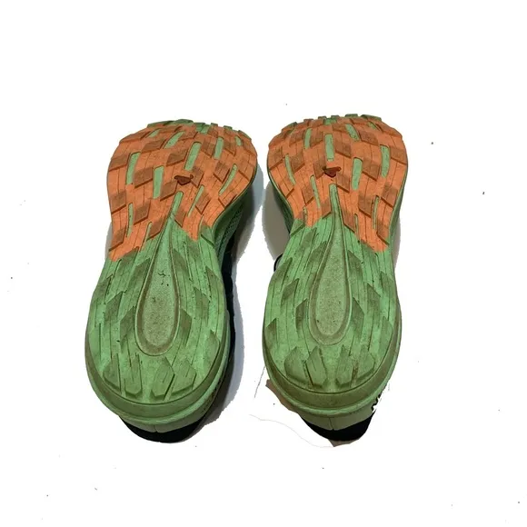 8.5 / Salomon pulsar trail sneakers