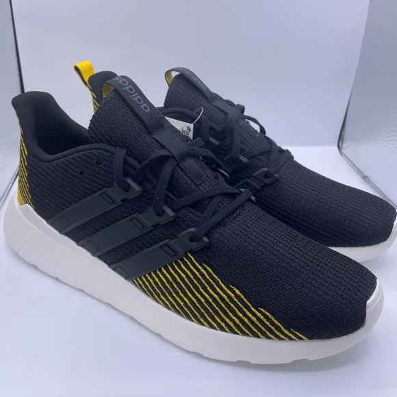 ADIDAS mens trail running sneakers Size 10 “Questar Flow”