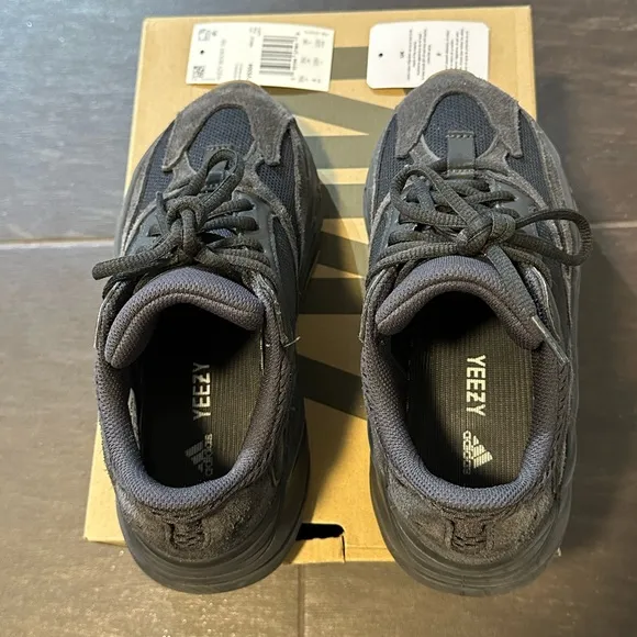 Adidas Yeezy Boost 700 Sneakers Utility Black