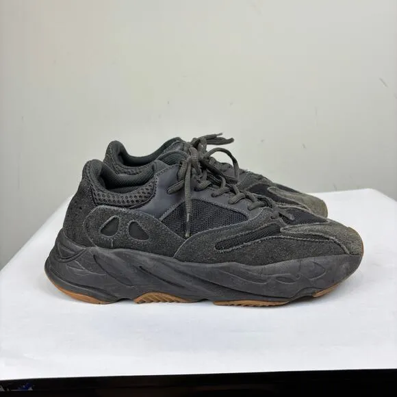 Adidas Yeezy Boost 700 Utility Black Sneakers Shoes Men's 9 Streetwear