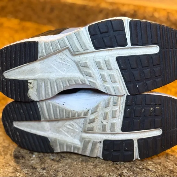 AIR HUARACHE UTILITY Men’s Nike Teal and Gray Athletic Sneakers