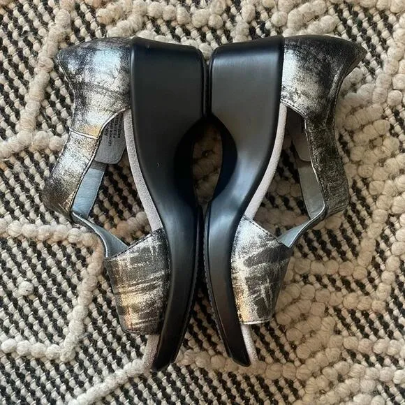 Alegria Women’s Riki T-Strap Leather Sandals Size 37 in Silver