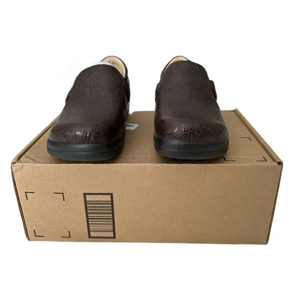Algeria Floral Embossed Flutter Chocolate Brown Loafer Clogs 38 U.S. 8 - 8.5