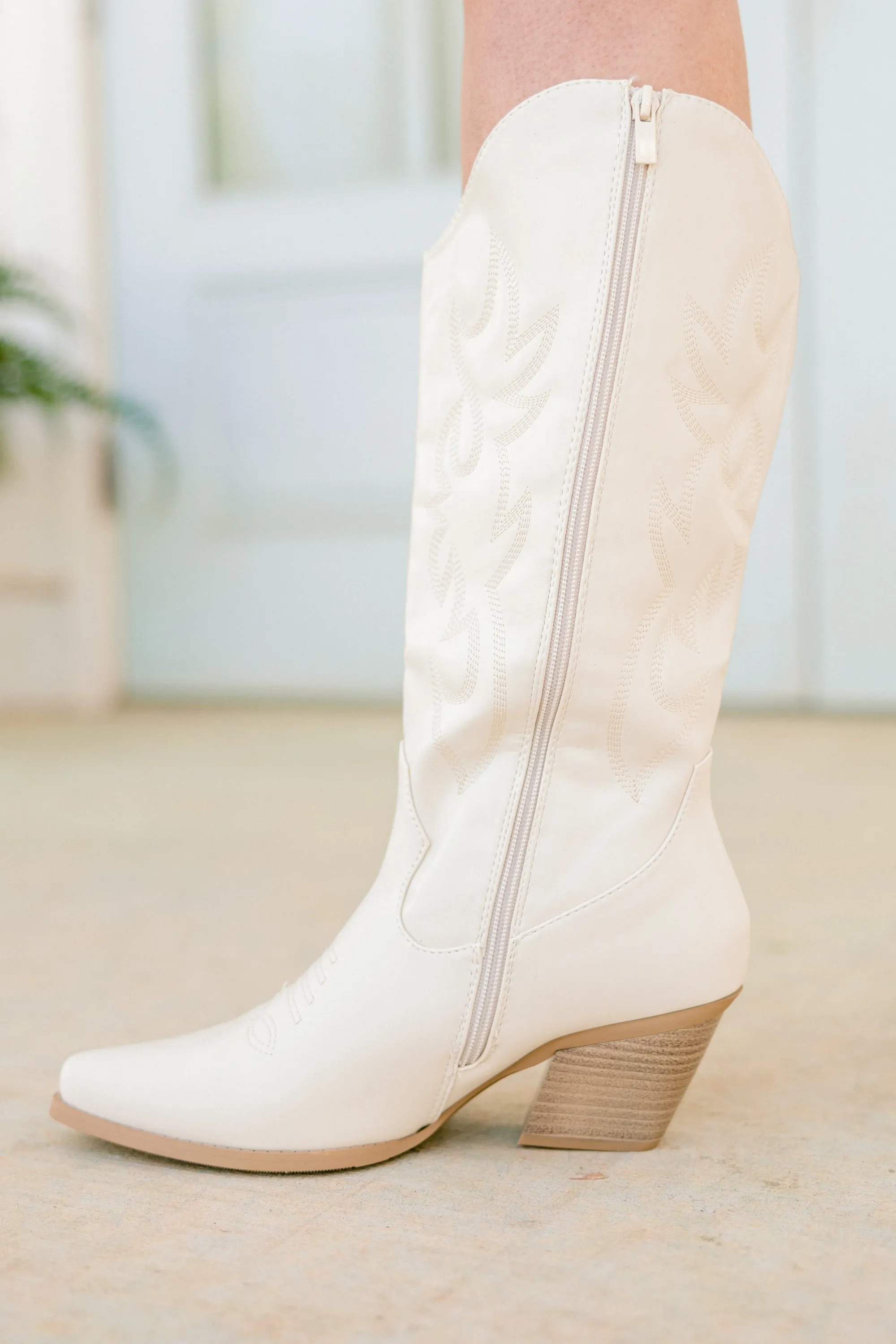 All Good News Boots, Bone