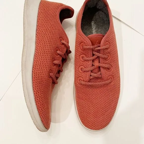 AllBirds  100% Wool Sneakers Trail Runner size 9 Nantucket Red