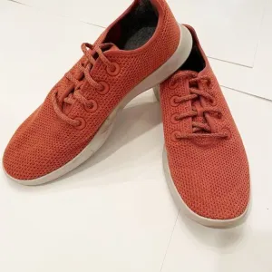 AllBirds  100% Wool Sneakers Trail Runner size 9 Nantucket Red