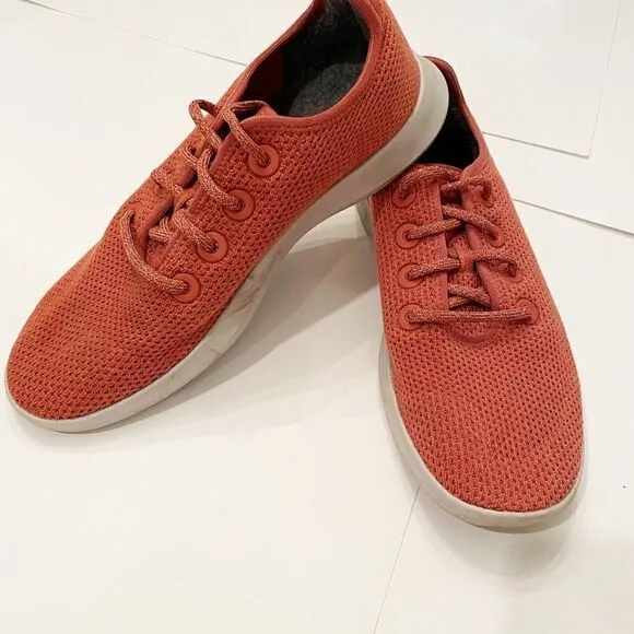 AllBirds  100% Wool Sneakers Trail Runner size 9 Nantucket Red