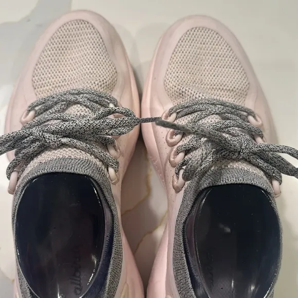 Allbirds Size 9.5 Trail Runners SWT Activewear Lace-Up Sneakers