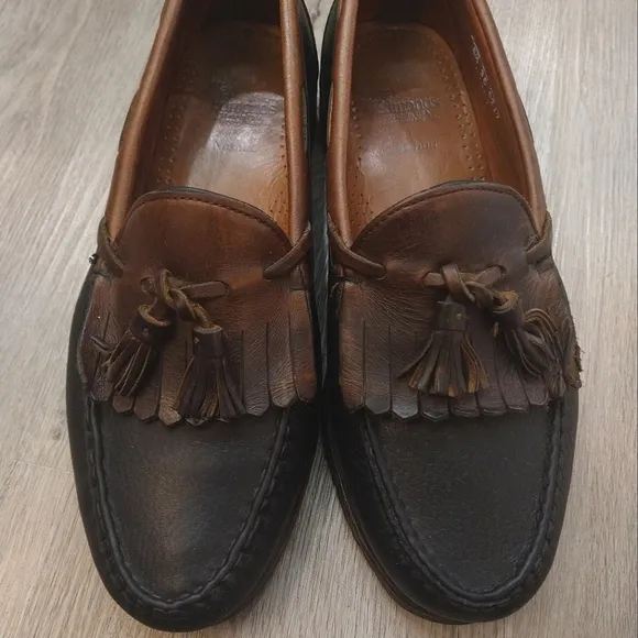 Allen Edmonds Nashua 2 Tone Leather Loafers. Size 8.5