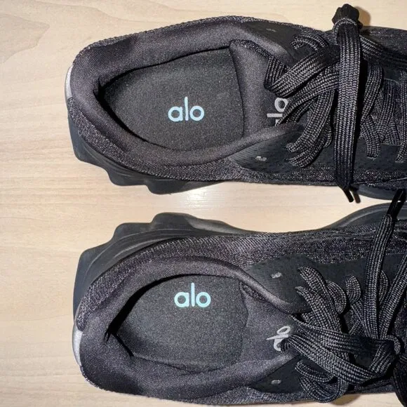 ALO Yoga Alo Runner Black/Black Lace-Up Running Sneakers Men's 8 Women's 9.5