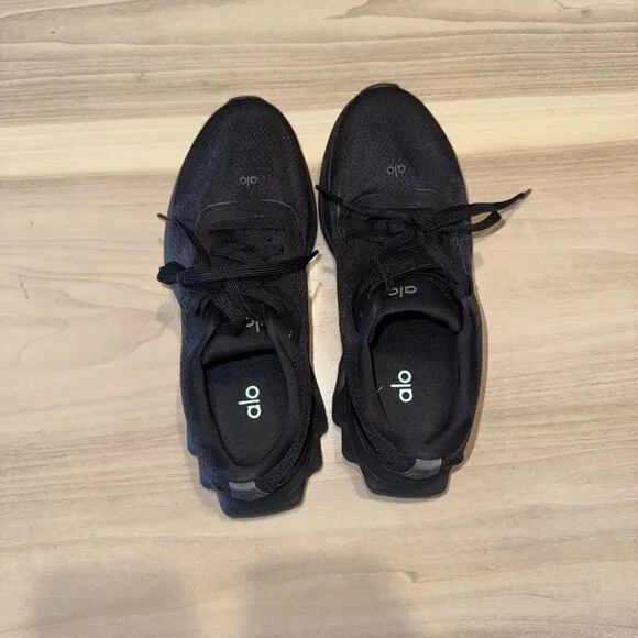 ALO Yoga Alo Runner Black/Black Lace-Up Running Sneakers Men's 8 Women's 9.5