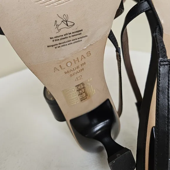 Alohas 42 Asymmetric Square Strap Sandals Black Leather Kitten Heels