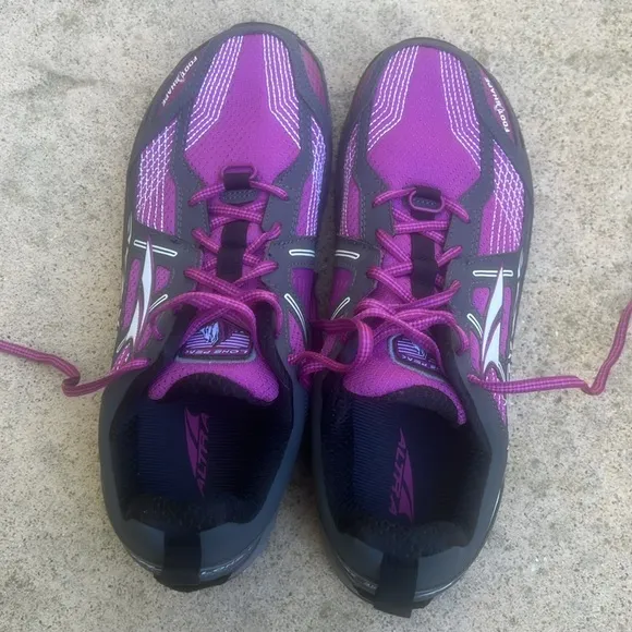Altra Lone Peak 3.5 Trail Running Sneaker Fuschia/Grey Size 9