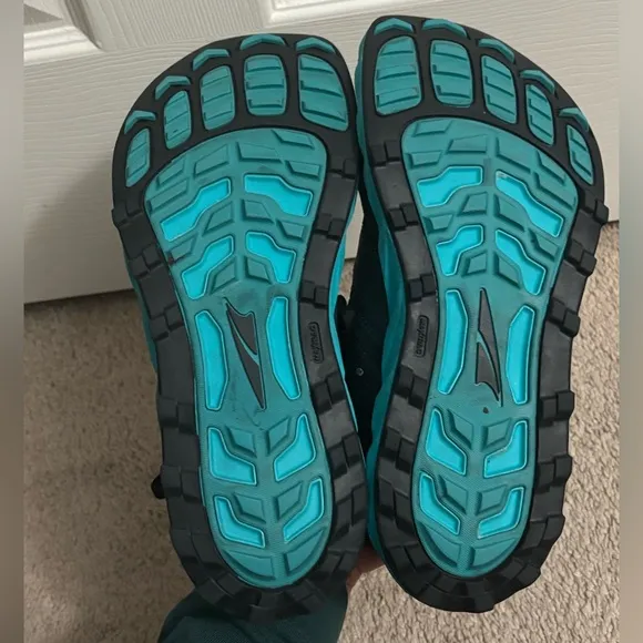 Altra | Women's Superior 5 Trail Running Shoes Gray Blue Sz 9.5