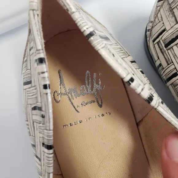 Amalfi by Rangoni Genuine Leather Cream &amp; Black Patterned Loafers Size 7