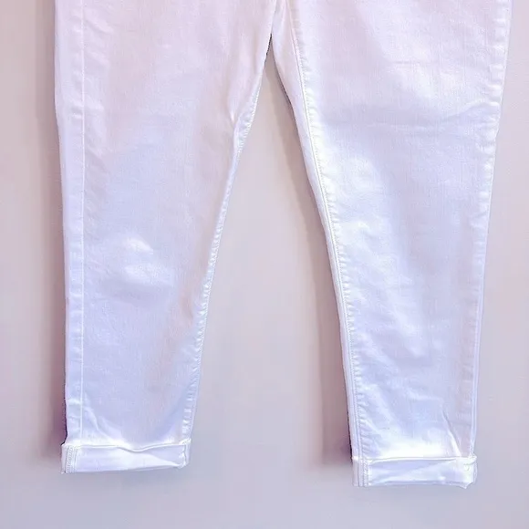 Ann Taylor LOFT Cuffed Girlfriend Jeans in White Size 2 Petite NWOT