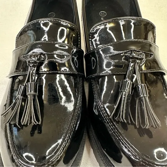 Ann’s Poetry Card Patent Heeled Tassel Loafers Black 7