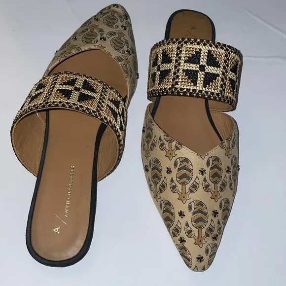 Anthropologie mules embroidered flats fits better for 8.5 to 9 shoe size