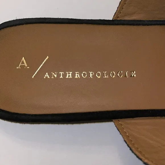 Anthropologie mules embroidered flats fits better for 8.5 to 9 shoe size
