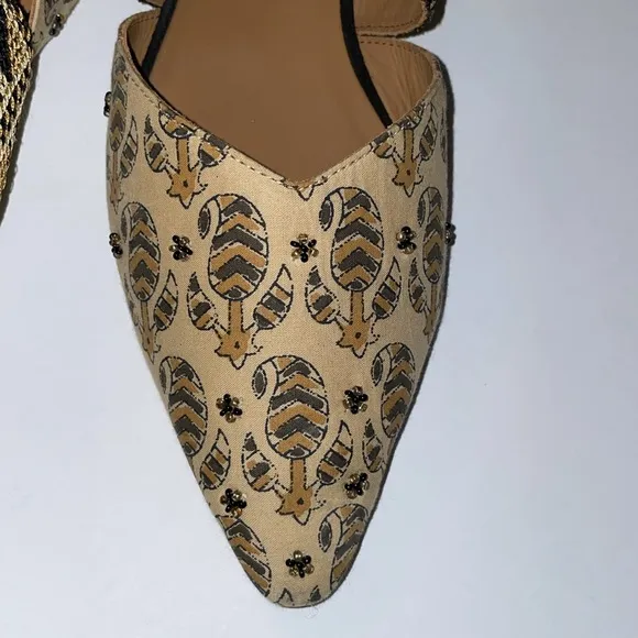 Anthropologie mules embroidered flats fits better for 8.5 to 9 shoe size