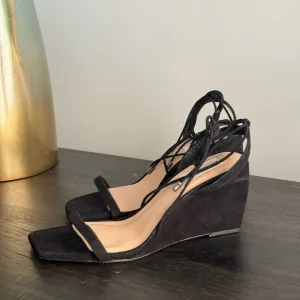 Antonio Melani Black Suede Maryamm Ankle Wrap Wedge Heels Sandals Size 8.5 NEW