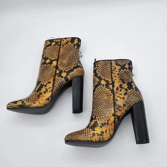 Aqua Womens Soren Leather Snakeprint High Heeled Boots Yellow 5.5
