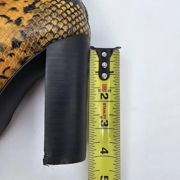 Aqua Womens Soren Leather Snakeprint High Heeled Boots Yellow 5.5