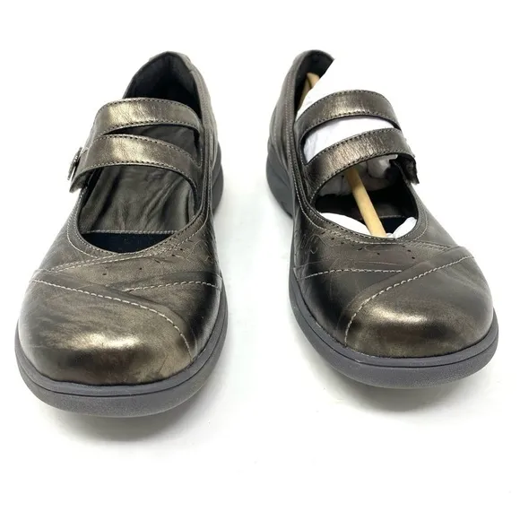 Aravon Revshow Mary Jane Flats Pewter