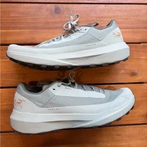 Arcteryx Men’s Mint Green Norvan Trail Running Sneakers Gor Tex Size 10
