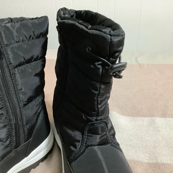 Arctix winter  waterproof boots size 8 NWT