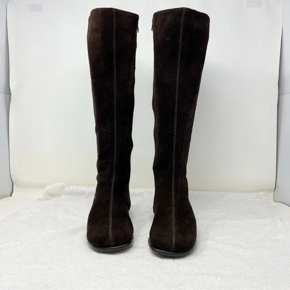 Areosoles women’s knee high boots/ upper leather in brown suede.